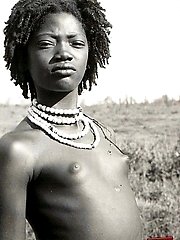 Classic African nude ladies