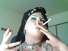 Diosa Bella Donna,una bbw fumar Reina gitana.