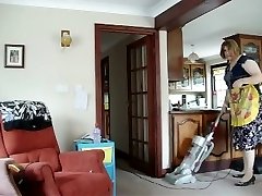 Super-hot Cougar SUCKS IT UP ALL OVER THE HOUSE