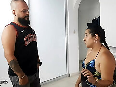 I blackmail my mommy-in-law and I end up smashing her