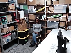 Ebony Shop Lifter With Lovely Boobs