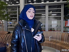 The veiled Iranian NADJA LAPIEDRA gets romped rectal in the wc and in a corridor to pay for the plane !!!