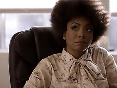 Crazy Misty Stone spreads legs to be ate by Cali Caliente