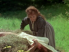 Mature actress kissing a manmeat Mature actress kissing a manmeat