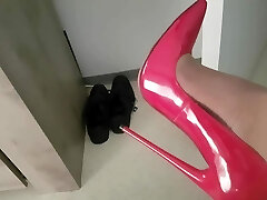 My wifey whith new red heels