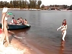 Dilettante Bare Beach Les