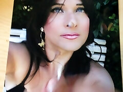 Stunning crossdresser gets a flow