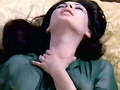 Edwige Fenech - La signora gioca bene a scopa (1974)