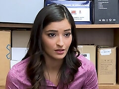 ShopLyfter - Repeat Thief Cuaght Stealing and Smashed