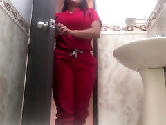 Nurse sends me sizzling videos on whatsapp
