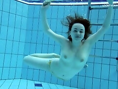 Good-sized tits shaved babe Lada Poleshuk underwater
