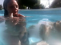 Underwater BJ Pool joy with the Creampies