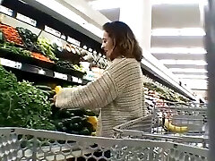 Picking up a magnificent housewife in the supermarket for quickie