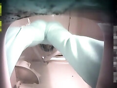 Amateur sit to pee and approach twats to the piss web cam