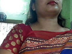 Indian Bhabhi has sex with stepbrother showing boobs