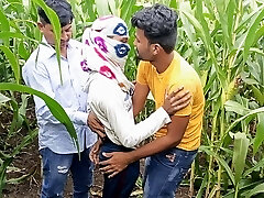 Indian Pooja Shemale Boyfrends Took A New Friends To Pooja Corn Field Today And Trio Frends Had A Lot Of Joy In Orgy