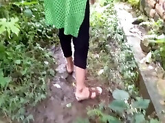 Bestver Pissing And Drilling Outdoor With My Desi Indian Mom