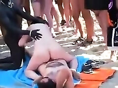 Horny People Boinking Out At The Beach