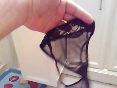 Punheta com calcinha da amiga - handjob friend&#039;s panties