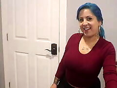 Door Dash delivery girl gets a HUGE tip !!! Sly Diggler Door Dash delivery girl gets a HUGE tip !!! Sly Diggler