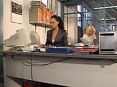 Malice in the office! (Gig 04) Malice in the office! (Gig 04)