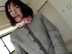 Asian woman likes to screw so she even lets him give her a creampie Asian woman likes to screw so she even lets him give her a creampie