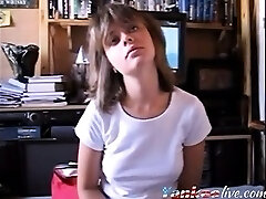 Innocent chick makes video for boyfriend