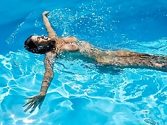 Big tits Latina babe Yorgelis gusto swimming Big tits Latina babe Yorgelis gusto swimming