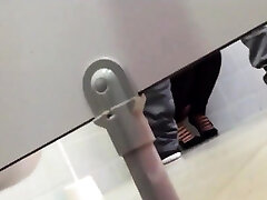amateur college girls caught in toilet