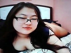 Cute chubby chinese nubile on cam
