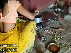 новое hd видео на хинди от khana banane wali ko kitchen me hi chod diya