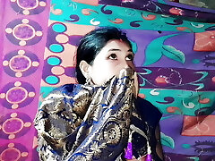 Jaw-dropping bride in Banarasi saree had a lot of fun in the sex room.