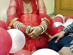 première nuit d'une belle femme chaude desi nouvellement mariée baisée par son mari en hindi