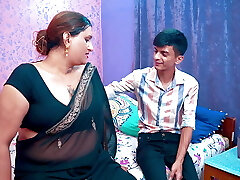 Super hot milf lady seduced and humped hard by delivery boy