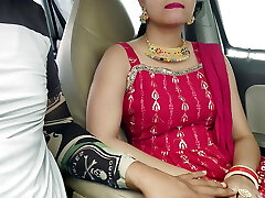 Cute Desi Indian Beautiful Bhabhi Gets Fucked with Enormous Wood in car outdoor risky public sex.