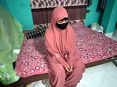 Hijab female motel room sex watching Taboo mylf porn on his tablet - Hijab Banglarbabi