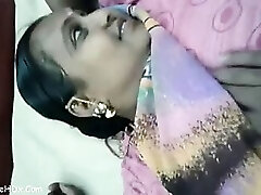 desi ladka apni plump mausi ko choda hotel mein