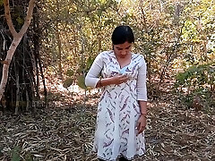 Indian Bhabhi Flashing Boobs Getting Nude In Public Indian Bhabhi Flashing Boobs Getting Nude In Public
