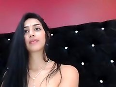 yerena non-professional pinch on 1/24/15 19:32 from chaturbate