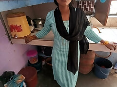 20 yers older Indian Desi seal pack woman was har fucked by beau first time pain full sex 