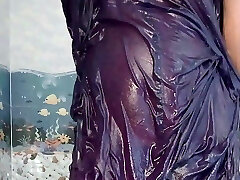 Priya’s fresh bathing video in petticoat – steamy bathing