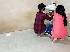 Nepali Bhabhi Hottest Ever Fucking With Young Plumber In Bathroom! Desi Plumber Sex In Hindi Voice