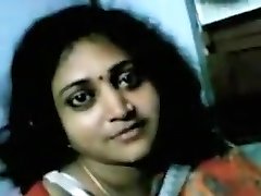 Housewife Aunty In Saree Opens Her Half-top And Taking Out Boos And Toying Mischievous With Other Dude