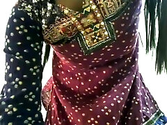 amateur indian girl nude showing on web cam