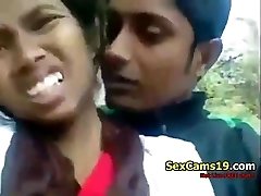 spicygirlcam - Desi Indian Chick Fellatio Her BF Outdoor