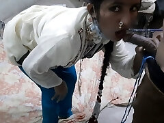 Indian maid Blowage, Desi kamwali bai ke sath building onner ki masti