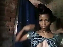 деревенский бхабхи носит одежду после родов