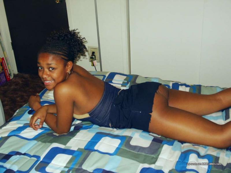 Just Black Porn - Amateur ebony chick in slutty poses