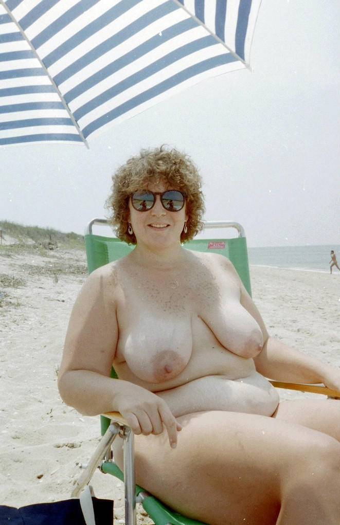 Chubby mature dames sunbathing on a nudist beach
