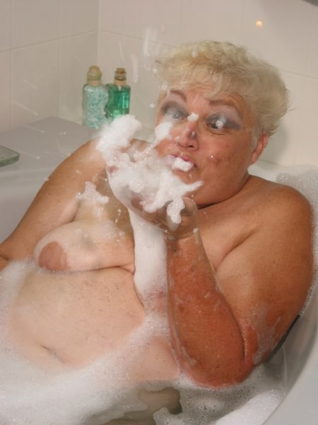 virtual Beautiful woman ice old fat hot tub granny is a little shy